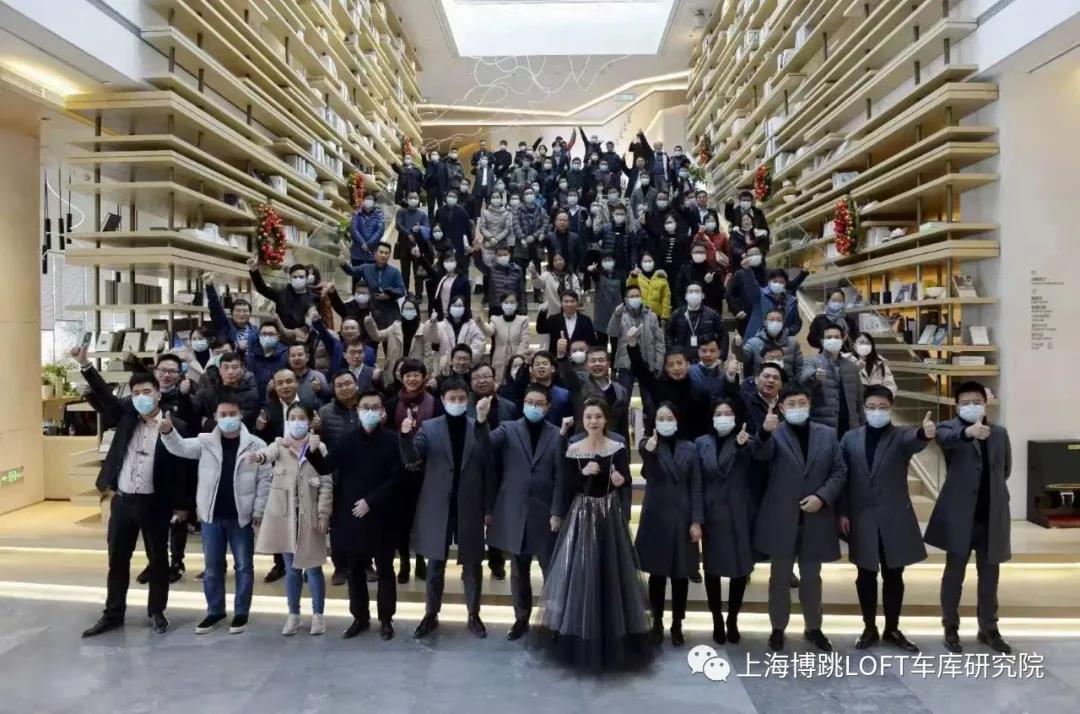福建全国一百多人在华侨城汉口道6号参观研讨LOFT专利车库技术！